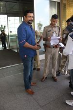 Madhavan snapped at airport on 14th May 2016
